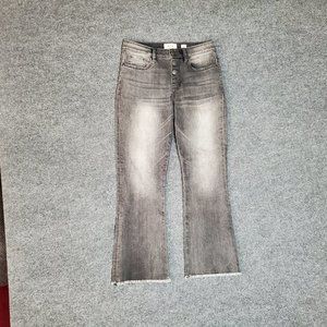 Miss Me Drift Away Mid Rise Cropped Boot 27 (M 27x26 9.5") Raw Hem Grey Jeans A9